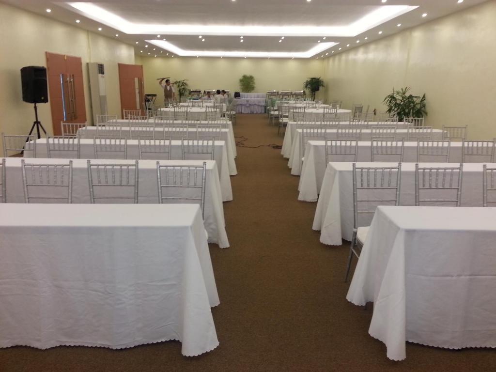 Parkway Hotel Surigao Buitenkant foto