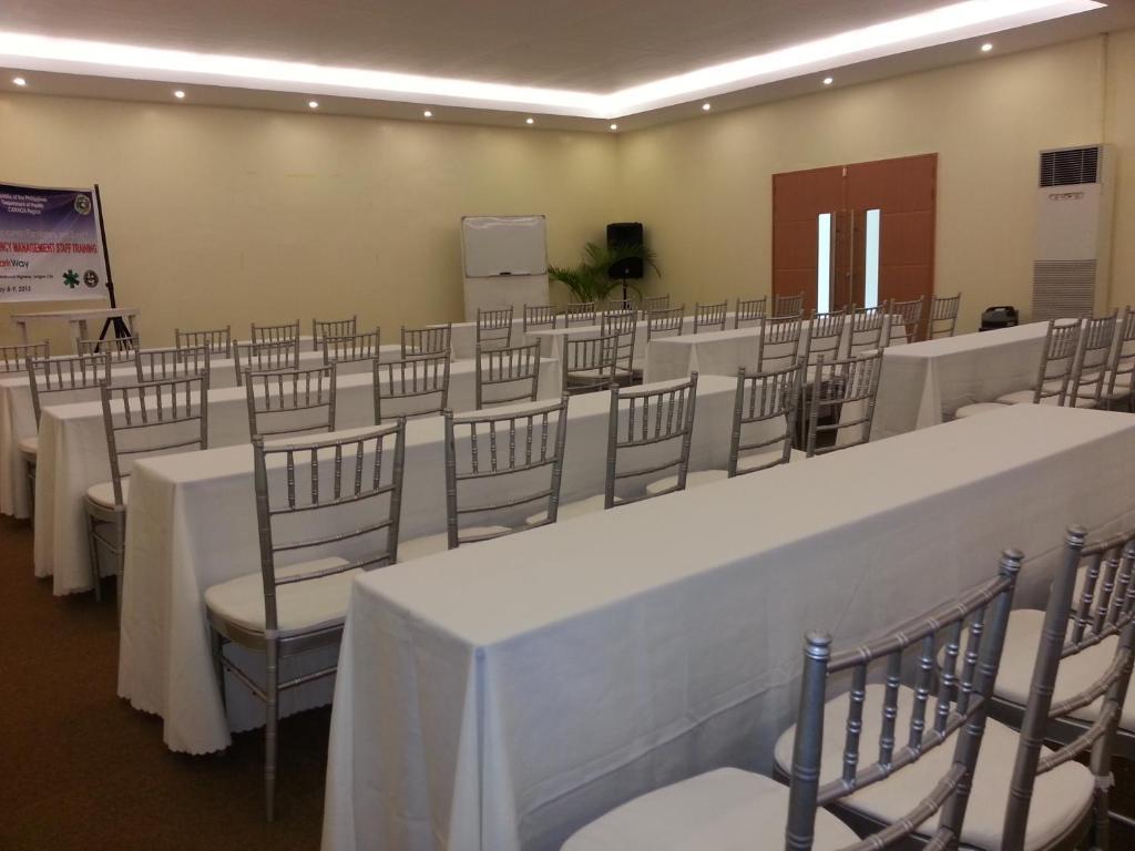 Parkway Hotel Surigao Buitenkant foto