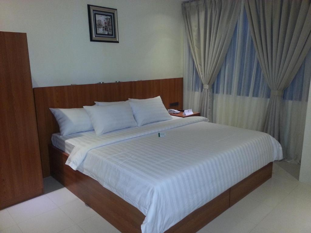 Parkway Hotel Surigao Buitenkant foto